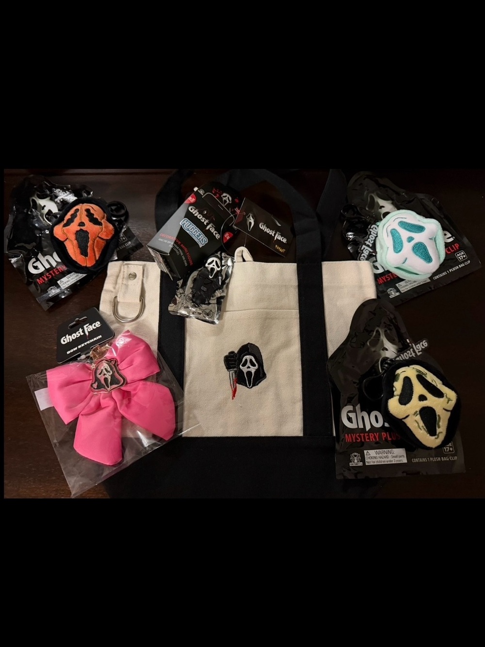 VIRAL Ghost Face tote, 4 plush Ghost Face bag charms and Ghost Face phone hugger